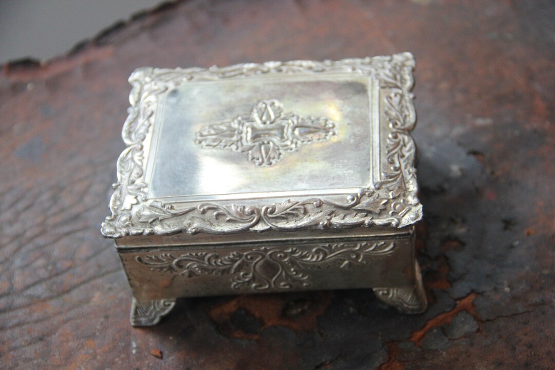 銀製皿 木製箱付き Vintage Silver Plate Cigarette Case, Wood Lining, Occupied