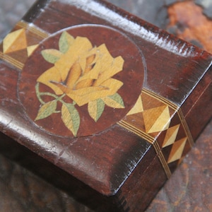 Stunning! Antique wood jewelry box, ROSE jewelry box, Beautiful wood inlay trinket box, Inlaid wood box,wood jewelry box, Rose jewelry box