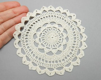 Petit napperon en crochet de 11,5 cm