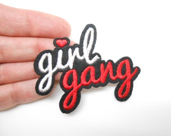 Ecusson girl gang, écusson thermocollant, cacher un trou, patch, customisation