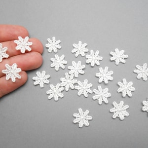 20 petites fleurs blanches de 15 mm, fleurs à coller ou à coudre, fleurs pour junk journal, lace journal, fleurs scrapbooking