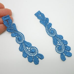2 motifs en dentelle bleue