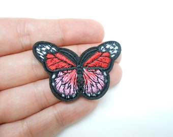 Ecusson papillon, écusson thermocollant, cacher un trou, patch papillon, customisation