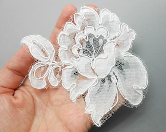 Large white lace flower 11.5 x 8.5 cm