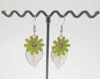 Stainless steel earrings with green flowers, gift for mom, Mother's Day, Christmas gift