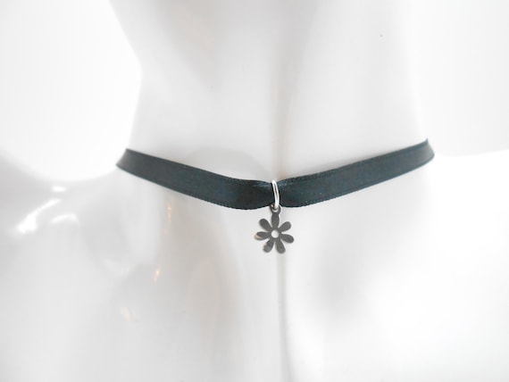 Riot Girl Choker Collar Necklace – Aesthetics Boutique