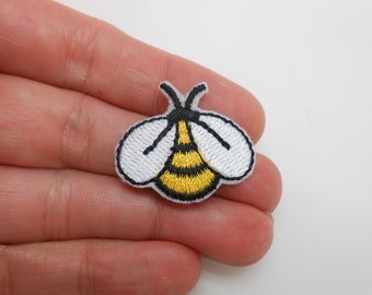 Ecusson abeille, écusson thermocollant, cacher un trou, patch abeille, customisation