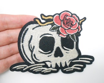 Ecusson tête de mort, écusson thermocollant, cacher un trou, patch, customisation, Halloween, patch skull