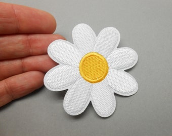 Daisy patch, iron-on flower patch, hide a hole, daisy patch, customization