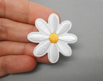 Daisy patch, iron-on flower patch, hide a hole, daisy patch, daisy