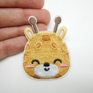 Ecusson girafe, écusson thermocollant, cacher un trou, patch girafe, customisation, sac à dos , cartable