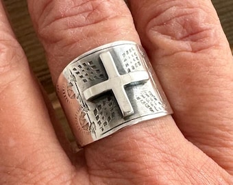 Anillo de plata de ley con cruz griega de cuatro direcciones, diseño llamativo, hecho a mano en Colorado.
