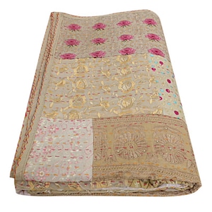 Silk Kantha Quilt, Handmade Vintage Silk Patchwork Bedspread, Boho Bed Cover, Indian Sari Silk Throw, Bohemian Decor | Queen King