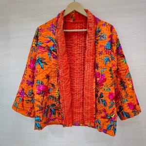 Katoenen Kantha-jas, gewatteerde boho-jas, handgemaakte patchworkjas, gerecyclede katoenen jas, omkeerbare boho-jas, hippie-jas