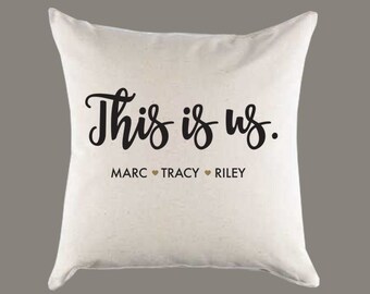 This Is Us Family Names - Almohada de lona personalizada o funda de almohada - Cojín de tiro - Decoración del hogar - Regalo moderno de granja
