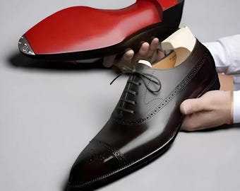 Christian Louboutin Oxfordskor med snörning | Handgjorda finskor i läder med röd sula