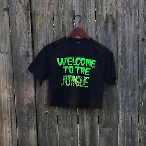 Reworked Unbranded Welcome to the Jungle Fluorescent Green Print Short Sleeve Crop Top Shirt Size Small
