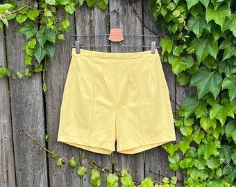 Vintage 80's/90's Merkloze Gele Hoge Taille Geplooide Shorts Maat Small/Medium