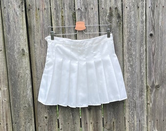 Vintage 2000's Unbranded White Pleated Athletic Style Skort Size Small