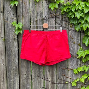 Vintage 80&#39;s Umbro Red 100% Nylon Made in USA Shorts Size Medium