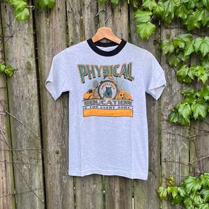 Vintage 90&#39;s Physical Education is for Every Body Green Grove Elementary School T-Shirt Size Small