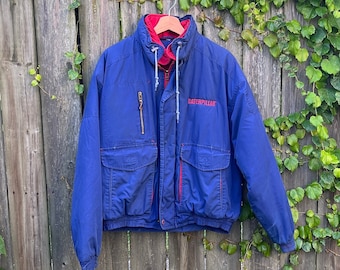 Vintage 90's Caterpillar Equipment Blue and Red Thick Insulated Poly/Cotton Blend Long Sleeve Zip Up Jacket Size Large