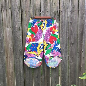 Vintage 90&#39;s Andover Togs Colorful Tropical Pattern High Waist Capri Style Pants Size Large
