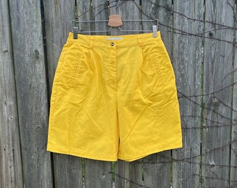 Vintage 90's Karen Scott Poly/Cotton Blend High Waist Bermuda Style Shorts Size 12