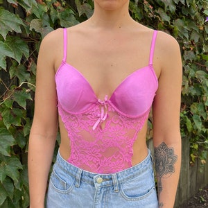 Vintage 2000&#39;s Panties Plus Inc Pink Sheer Lace One Piece Thong Bodysuit with Open Sides Size 34B/Small