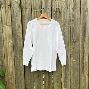 Vintage 1980's Munsingwear Kangaroo White Long Sleeve Cotton/Poly Blend Thermal Shirt Size XL