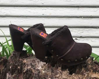 Vintage 2000's Rocket Dog Brown Suede and Faux Fur Lined Metal Studs Heel Slip On Shoes Size 7