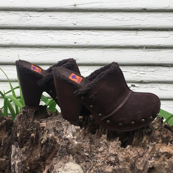 Vintage 2000's Rocket Dog Brown Suede and Faux Fur Lined Metal Studs Heel Slip On Shoes Size 7