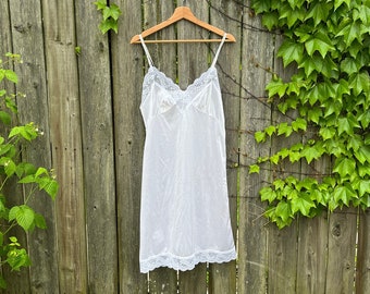 Vintage 80's Briar Creek White 100% Nylon Sheer Sleeveless Slip Dress Size 36