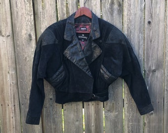 Vintage 1980's Bermans Black Leather Suede Long Sleeve Crop Style Leather Jacket with Thinsulate Zip Off Lining Size XS