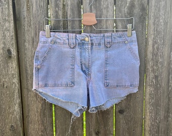 Vintage 2000's LA Blues Light Wash Mid Rise Denim Cut Off Jean Shorts Size 8
