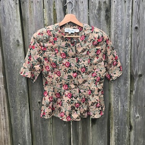 Vintage 80&#39;s Andrea Gayle Floral Pattern Short Sleeve Ruffled Bottom Button Up Shirt Size 6