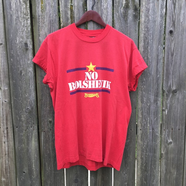 Vintage 90's Original No Bolshevik Bennigan's Screen Stars Best Red Short Sleeve Single Stitch T-Shirt Size XL