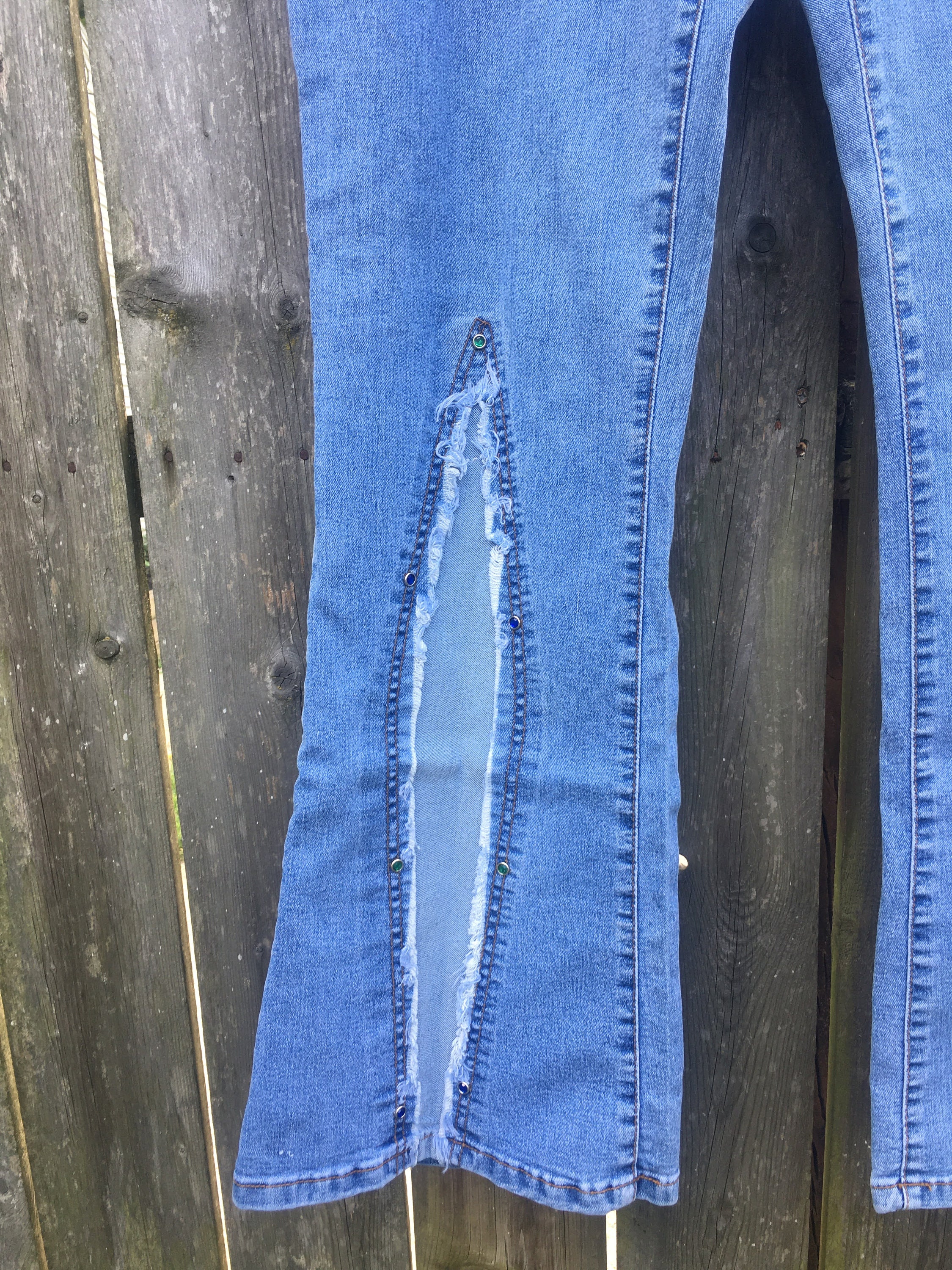 Vintage 2000's TMZ Jeans Low Rise Bedazzled Light Wash Bell