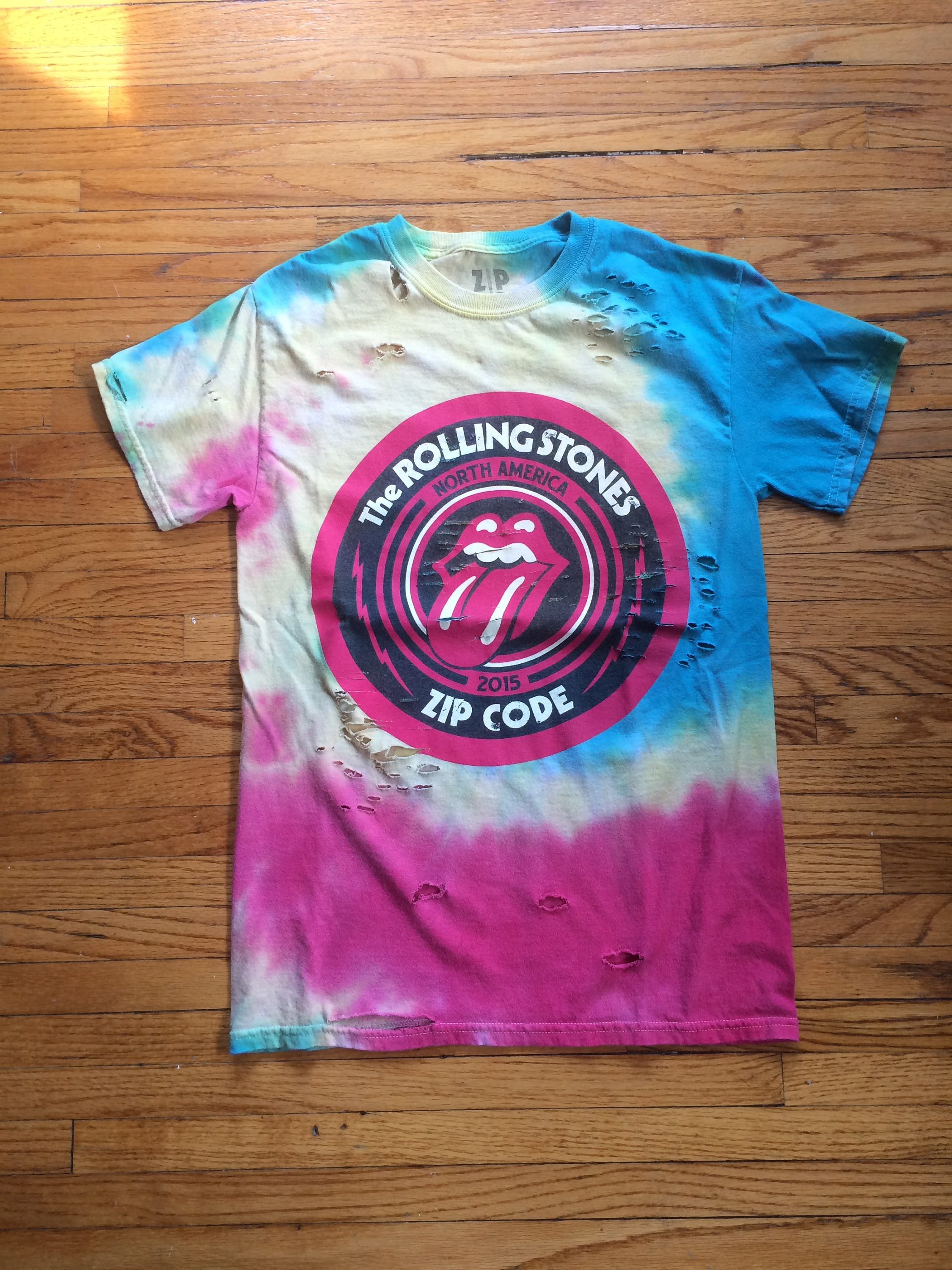 tie dye rolling stones shirt