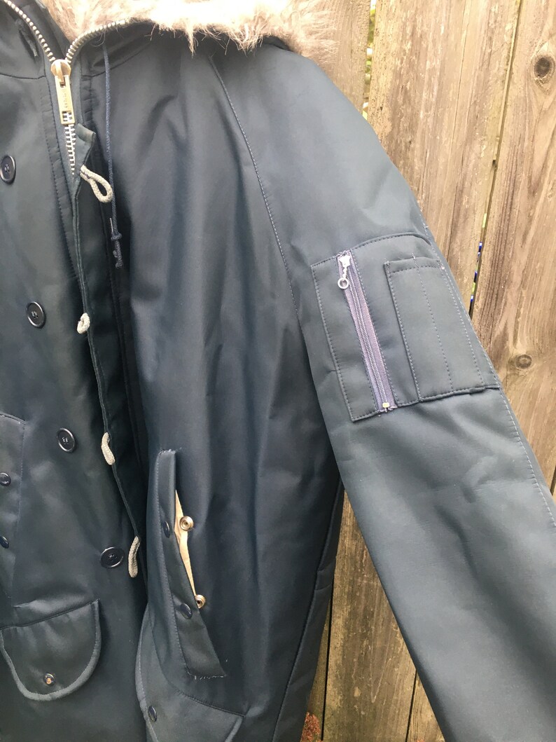 Vintage 80/'s Warm Wear by NESCO Navy Blue Faux Fur Hood Eskimo Style Winter Weather Parka