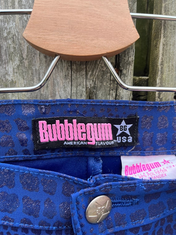 Bubblegum snake minimal bottoms