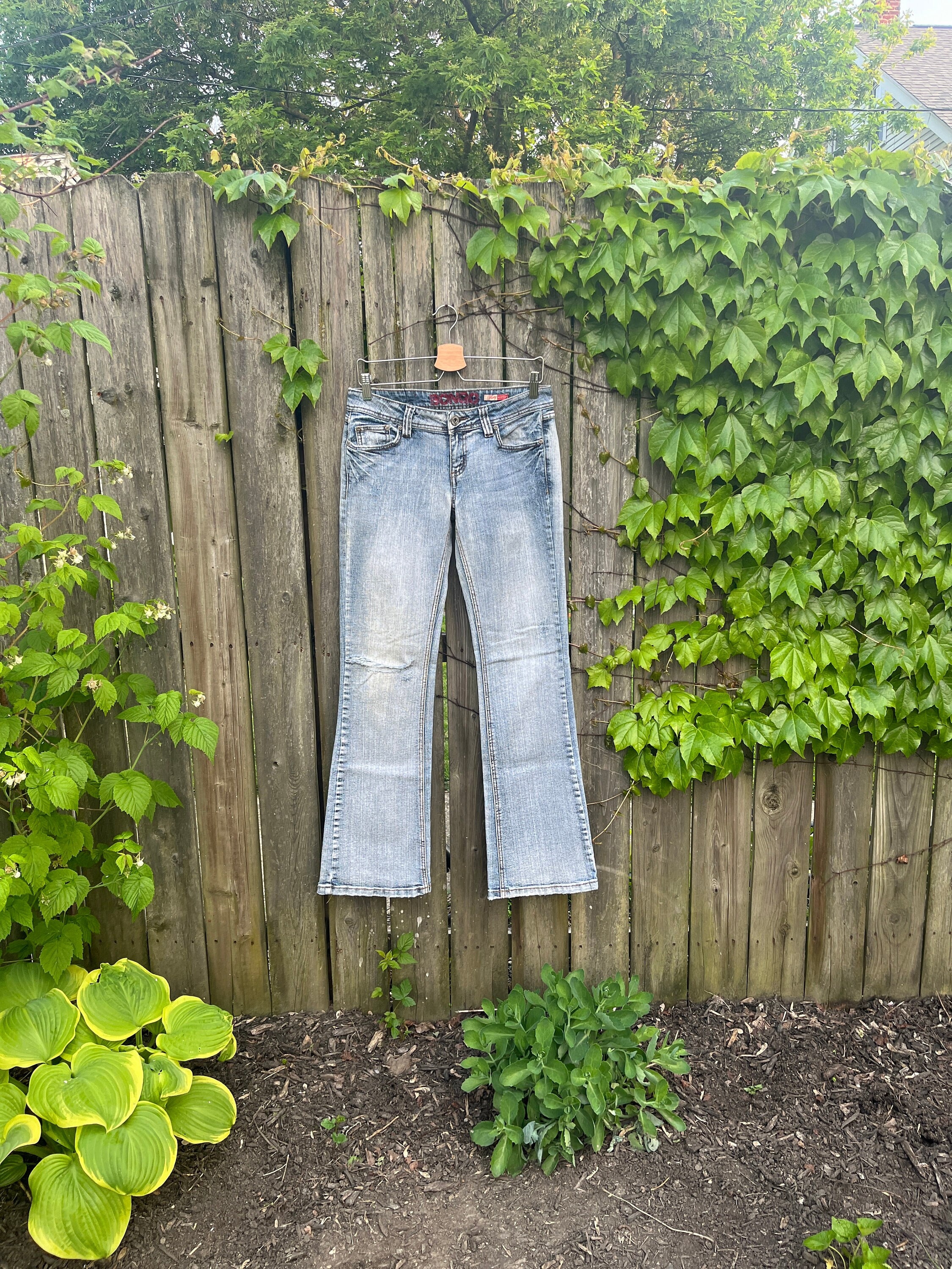 Vintage 2000 s Bongo Light Wash Low Rise Bootcut Denim Jeans Size
