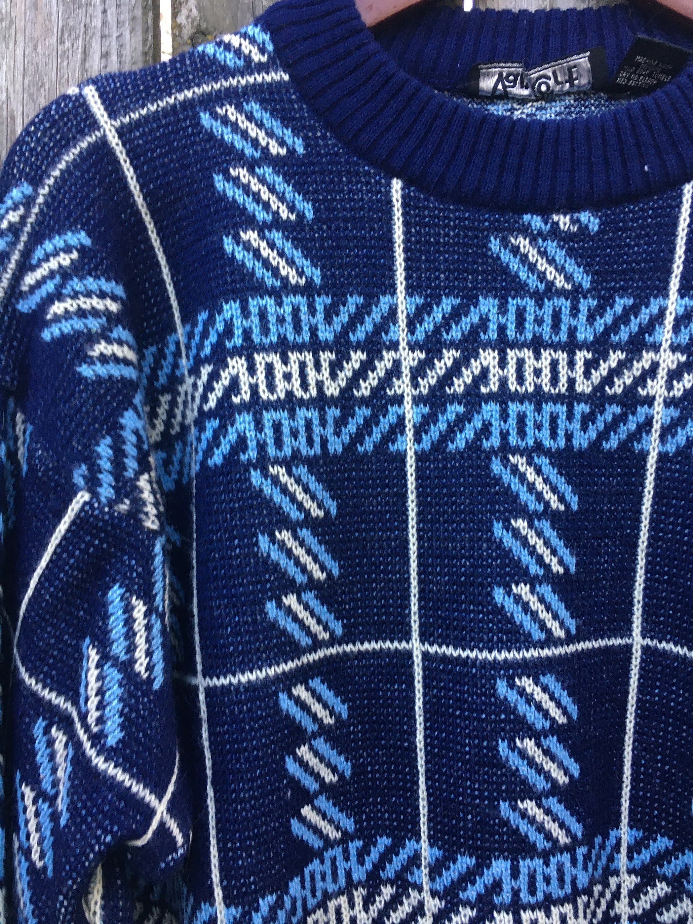Vintage 80's Van Cort Blue White and Light Blue 100% Acrylic Knit