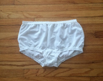 Vintage 70's Unbranded 100% Nylon White Sheer Mesh and Lace Panties Size 7
