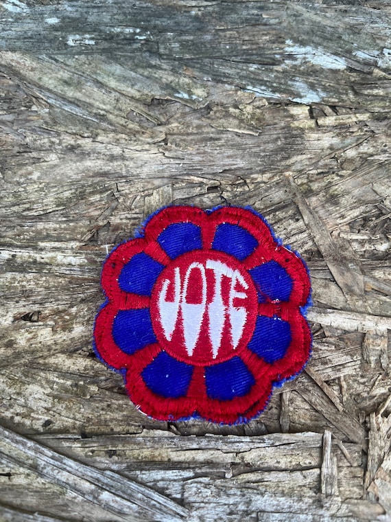 Vintage 60's/70's Blue and Red Vote Flower Shaped… - image 1