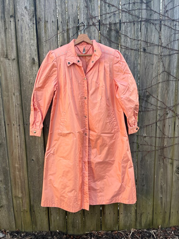 Vintage 80 s Pretense Light Pink 100 Nylon Snap Closure Duster
