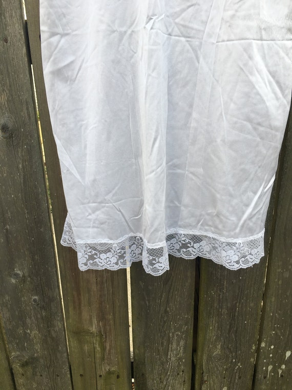 Vintage 80's unbranded White Nylon and Lace Night… - image 4