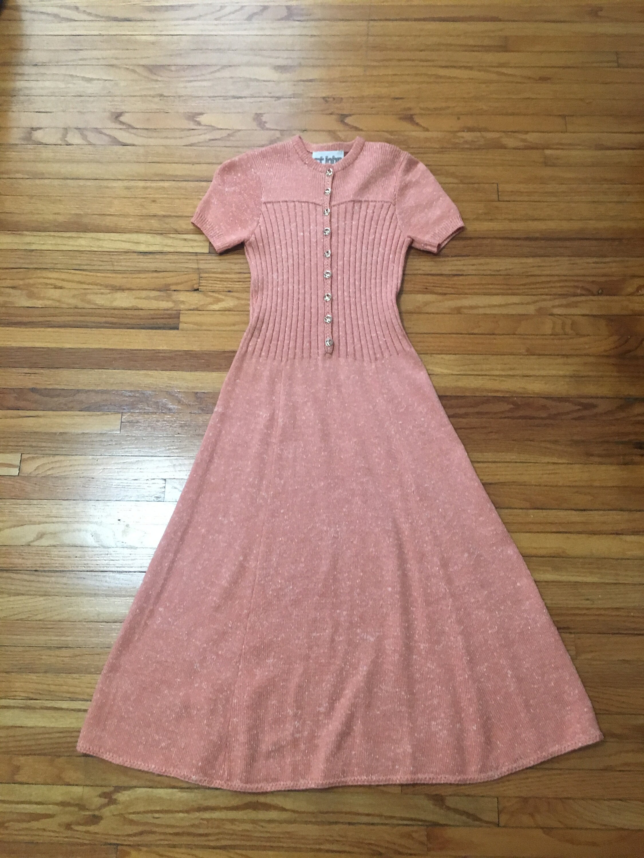 Vintage Peach Colored St. John for I Magnin Short Sleeve Wool Blend Button Up Dress ( ) Vintage Peach Colored St. John for I Magnin Short Sleeve Wool Blend Button Up Dress ( )