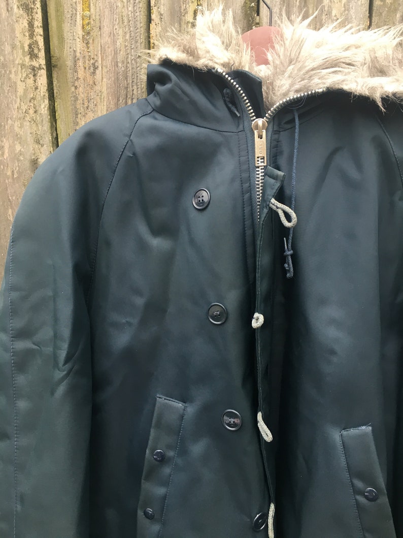 Vintage 80/'s Warm Wear by NESCO Navy Blue Faux Fur Hood Eskimo Style Winter Weather Parka