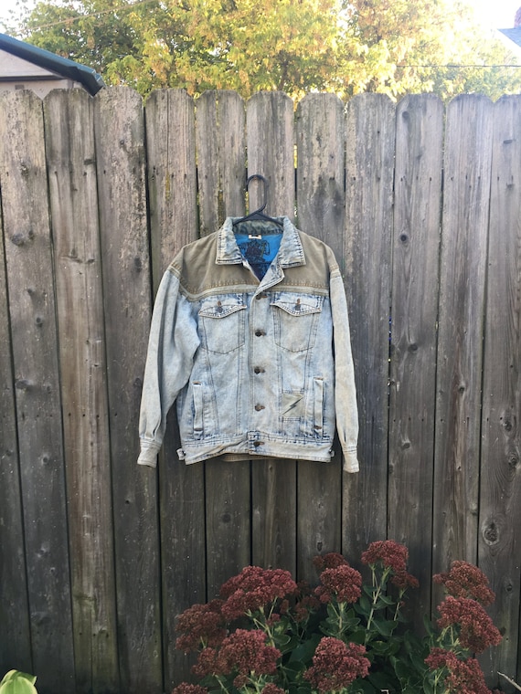 Vintage 80's Lighting Bolt Light Wash Button Up D… - image 1